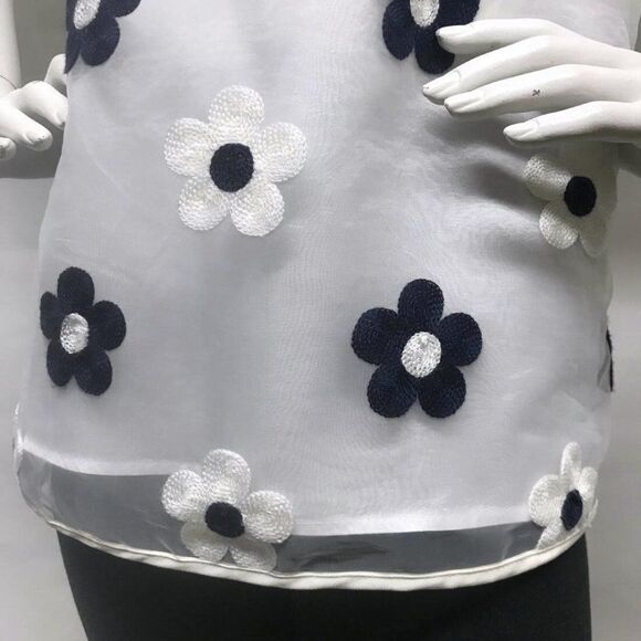 VOOM JOY HAN Embroidered DAISY PUFF Sleeve Top M - Picture 7 of 15